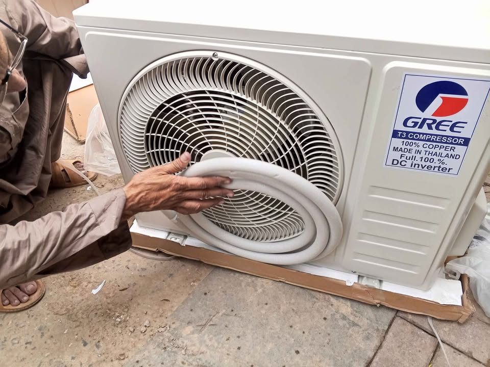 GREE SPLIT NEW AC DC INVERTER ENERGY SAVER IMPORTED T3 COMPRESSOR MADE IN THAILAND